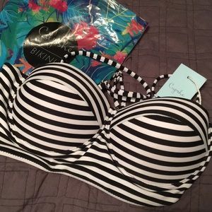 NWT Cupshe large bikini top